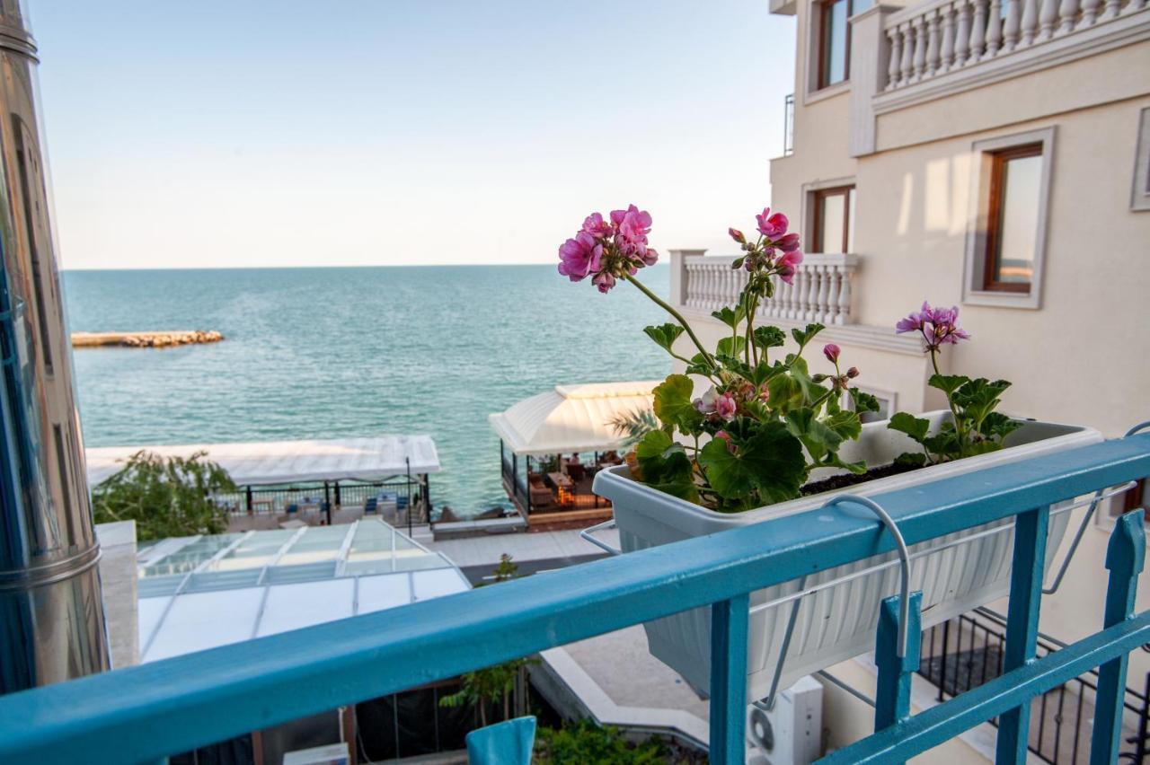 White House Family Hotel Spa Zone Balchik Esterno foto